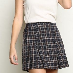 Brandy Melville Kaitlee plaid skirt